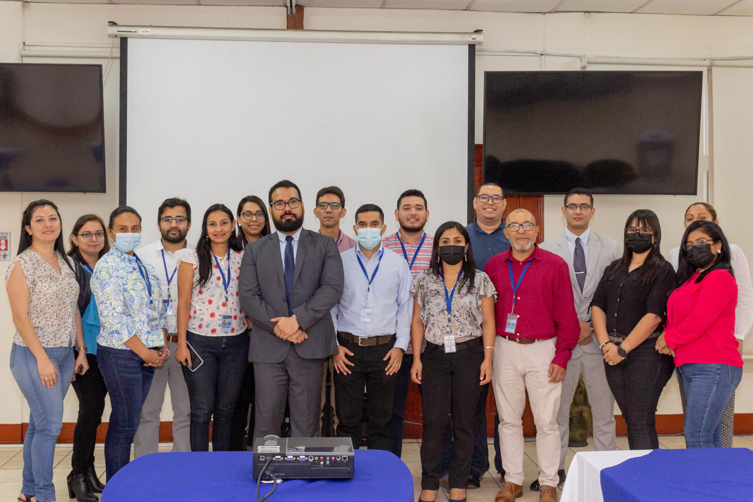 SECOSEFIN lleva a cabo el primer taller de capacitación en sostenibilidad de deuda pública en MHCP Nicaragua